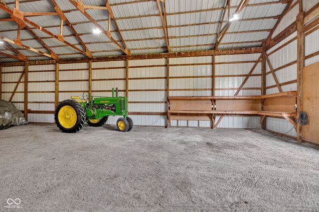 1220 S State Road 67, Pendleton, IN 46064