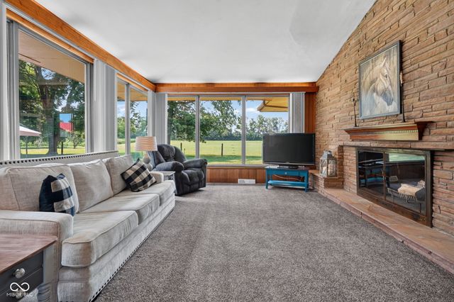1220 S State Road 67, Pendleton, IN 46064