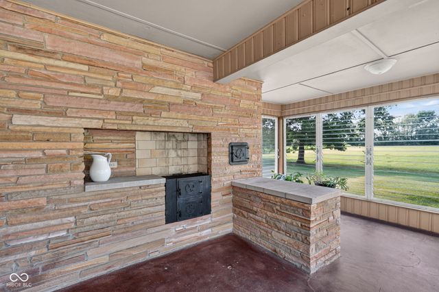 1220 S State Road 67, Pendleton, IN 46064
