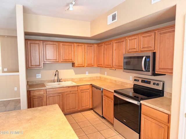 18250 N CAVE CREEK Road 143, Phoenix, AZ 85032