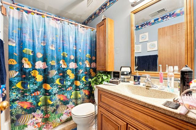 17895 W Braewick Road, Gurnee, IL 60031