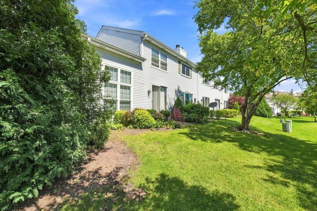 17895 W Braewick Road, Gurnee, IL 60031