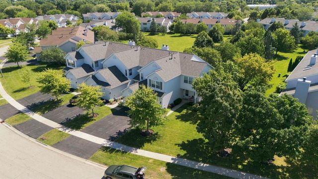 17895 W Braewick Road, Gurnee, IL 60031
