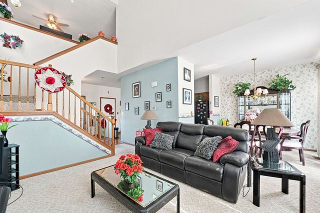 17895 W Braewick Road, Gurnee, IL 60031
