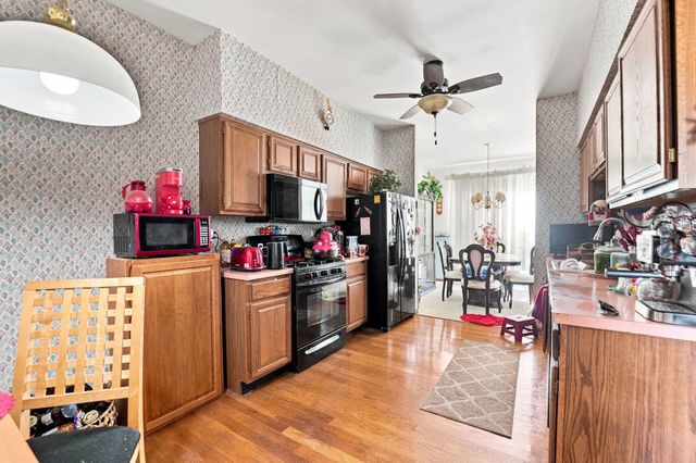 17895 W Braewick Road, Gurnee, IL 60031
