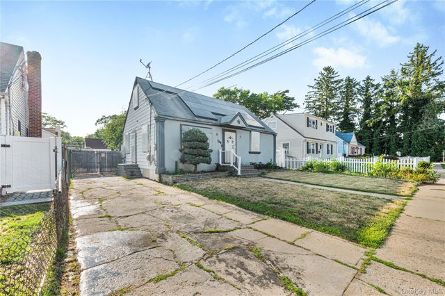 740 Barry Place, Uniondale, NY 11553