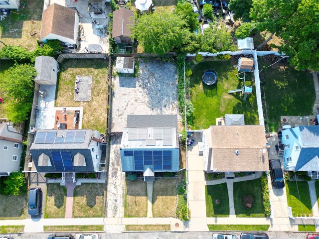 740 Barry Place, Uniondale, NY 11553