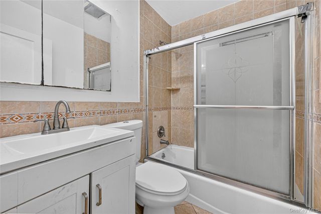 740 Barry Place, Uniondale, NY 11553