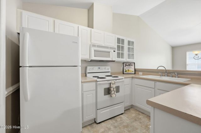 2225 Locksley Woods Drive F, Greenville, NC 27858