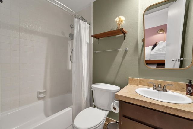 5016 Cedar Springs Road, Dallas, TX 75235