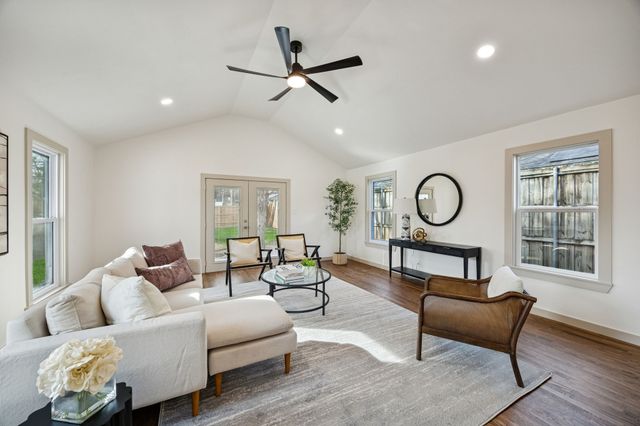 1130 Pioneer Drive, Dallas, TX 75224