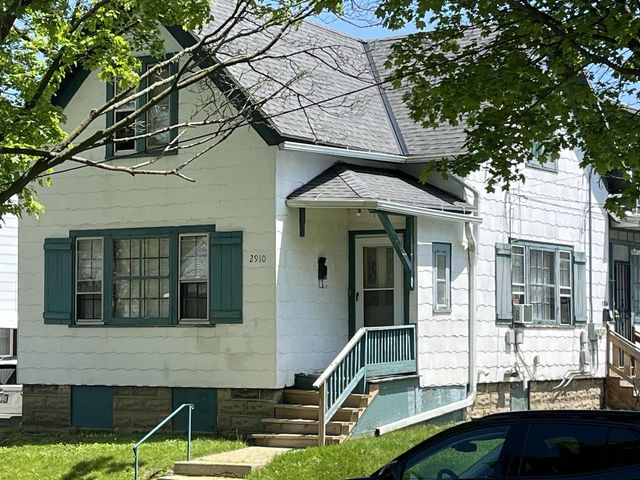 2910 S Ellen STREET, Milwaukee, WI 53207