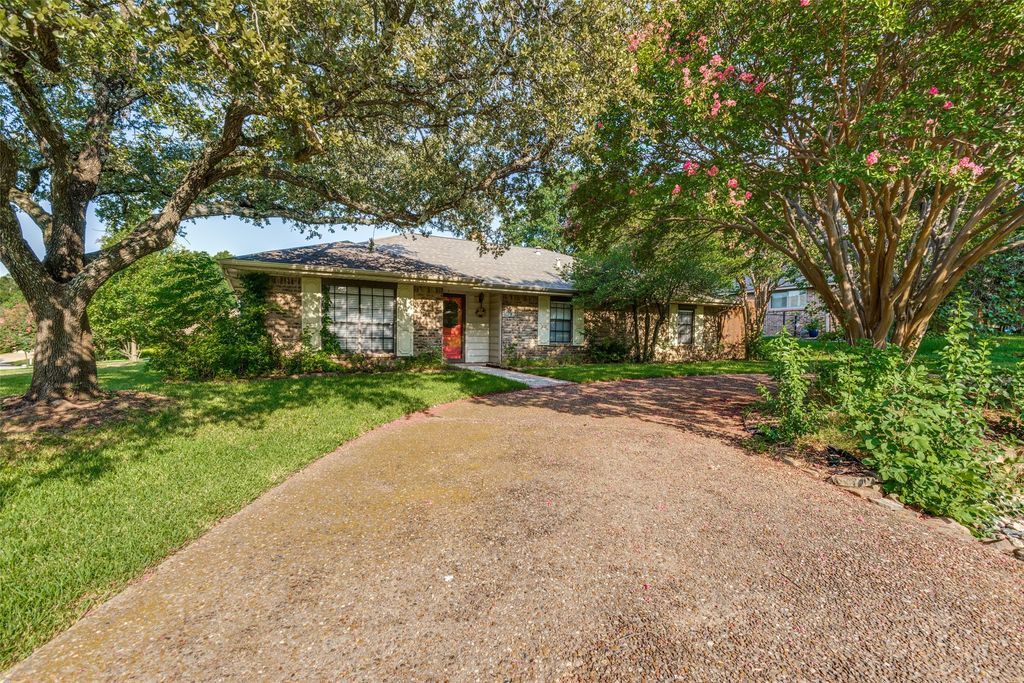 545 Oakcrest Drive, Coppell, TX 75019