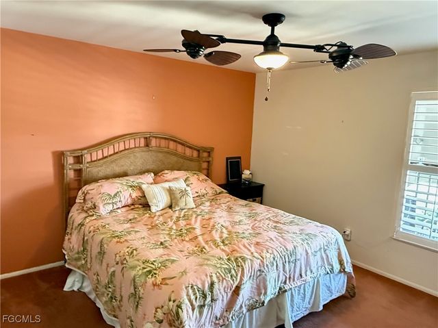 8382 Charter Club CIR 9, Fort Myers, FL 33919