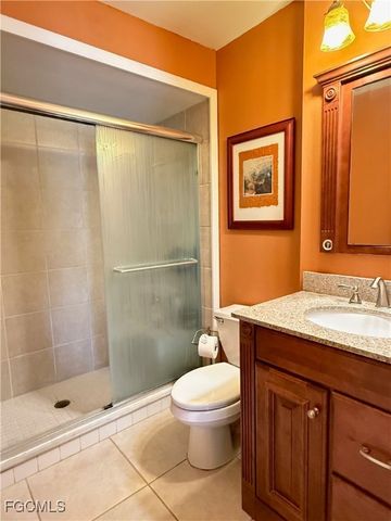 8382 Charter Club CIR 9, Fort Myers, FL 33919