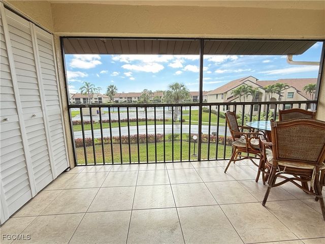 8382 Charter Club CIR 9, Fort Myers, FL 33919
