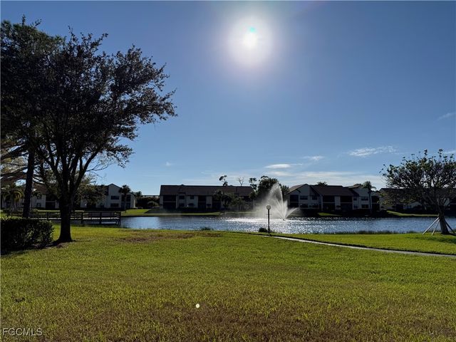 8382 Charter Club CIR 9, Fort Myers, FL 33919