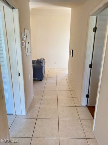 8382 Charter Club CIR 9, Fort Myers, FL 33919