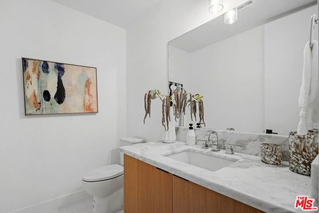 716 Lucile Avenue, Los Angeles, CA 90026