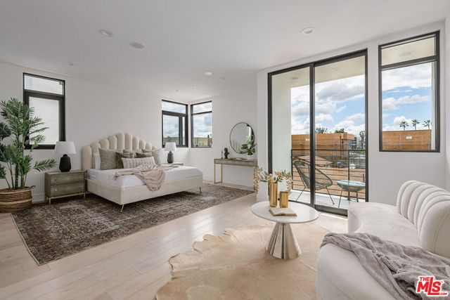 716 Lucile Avenue, Los Angeles, CA 90026
