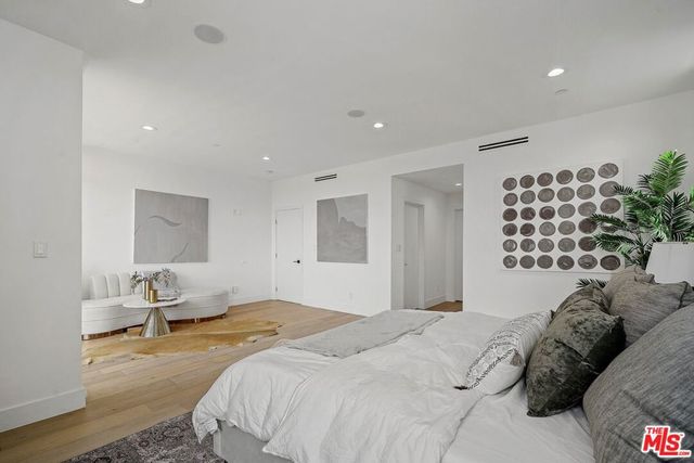 716 Lucile Avenue, Los Angeles, CA 90026