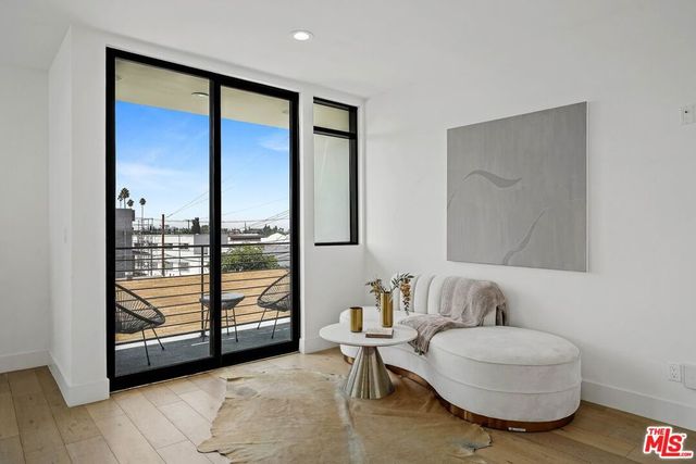 716 Lucile Avenue, Los Angeles, CA 90026