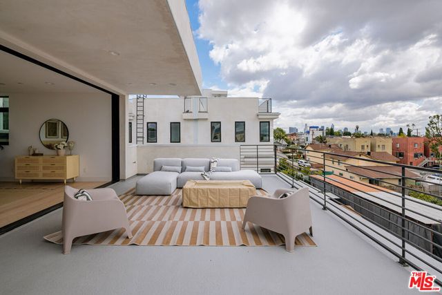 716 Lucile Avenue, Los Angeles, CA 90026