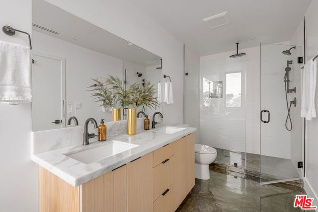 716 Lucile Avenue, Los Angeles, CA 90026
