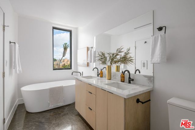716 Lucile Avenue, Los Angeles, CA 90026