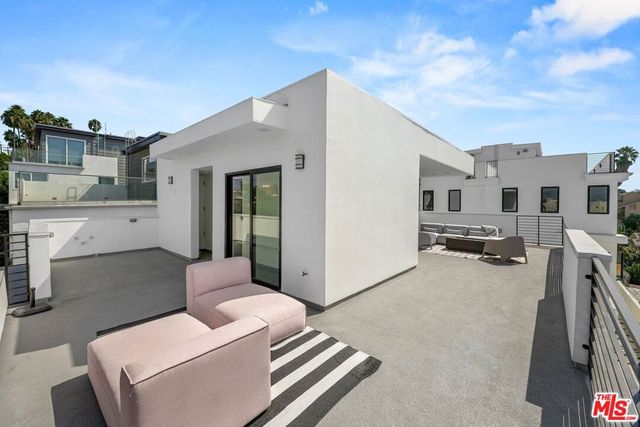 716 Lucile Avenue, Los Angeles, CA 90026