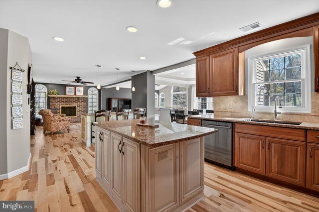 11305 KINGS VALLEY DR, Damascus, MD 20872