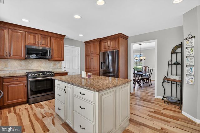 11305 KINGS VALLEY DR, Damascus, MD 20872