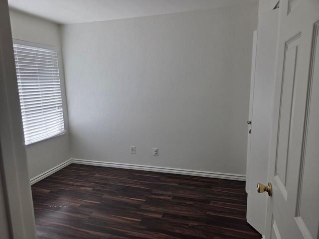 13055 N 56th Avenue, Glendale, AZ 85304