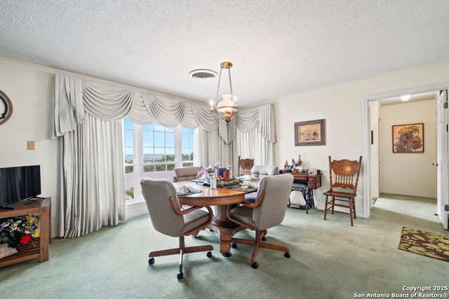 699 Floral Avenue, New Braunfels, TX 78130