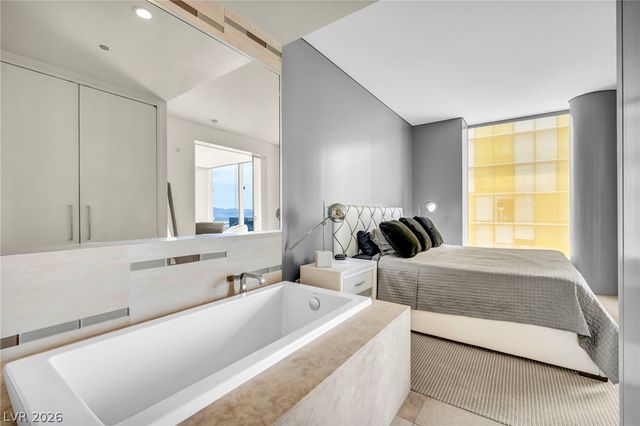 3726 Las Vegas Boulevard 2807, Las Vegas, NV 89158