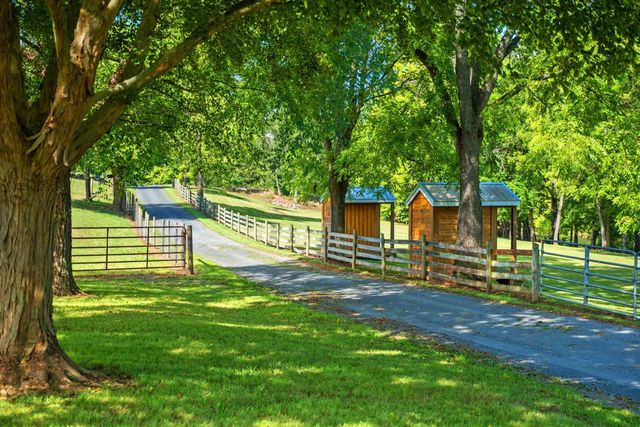 14238 PLAINS MILL RD, Timberville, VA 22853