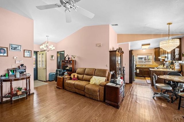 120 S Golfview Dr, Pueblo West, CO 81007