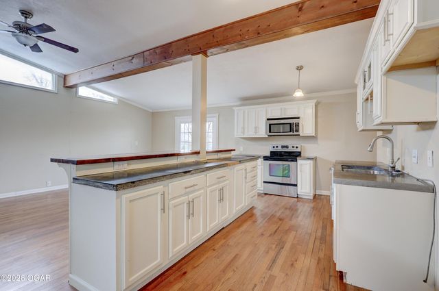 1610 S St Louis Avenue, Joplin, MO 64804