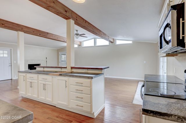 1610 S St Louis Avenue, Joplin, MO 64804