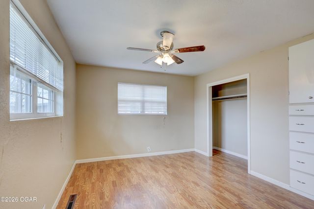 1610 S St Louis Avenue, Joplin, MO 64804