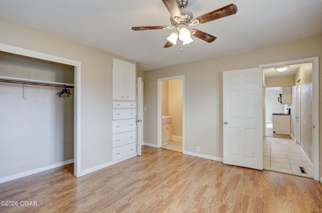 1610 S St Louis Avenue, Joplin, MO 64804