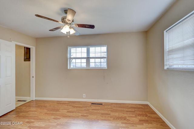 1610 S St Louis Avenue, Joplin, MO 64804