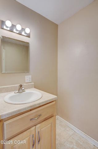 1610 S St Louis Avenue, Joplin, MO 64804