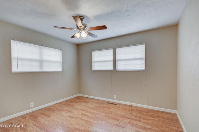 1610 S St Louis Avenue, Joplin, MO 64804