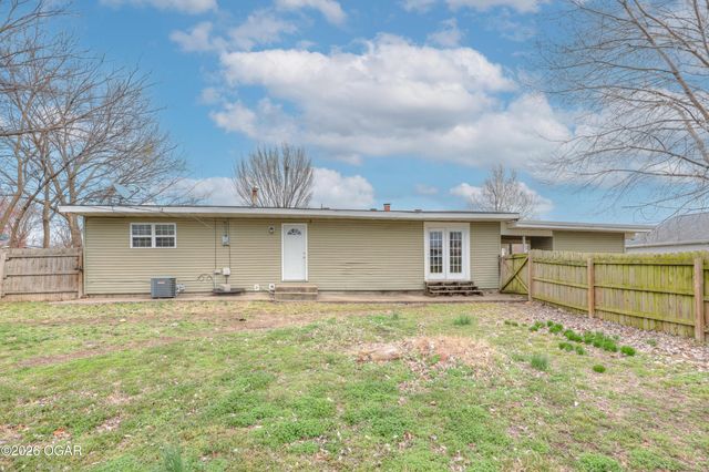 1610 S St Louis Avenue, Joplin, MO 64804
