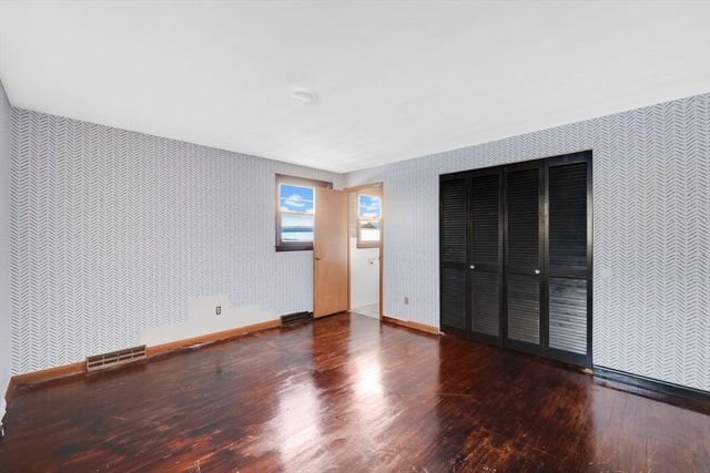 6 Quincy St, Ludlow, MA 01056