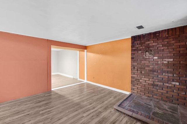 6 Quincy St, Ludlow, MA 01056