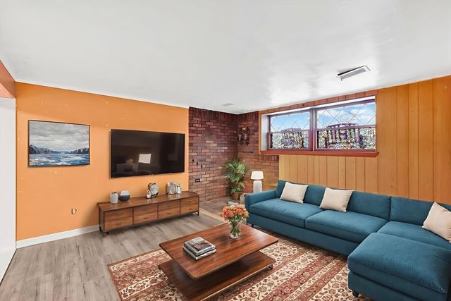 6 Quincy St, Ludlow, MA 01056