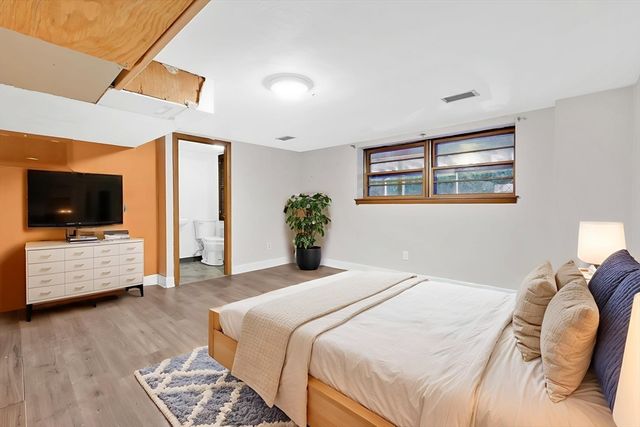 6 Quincy St, Ludlow, MA 01056