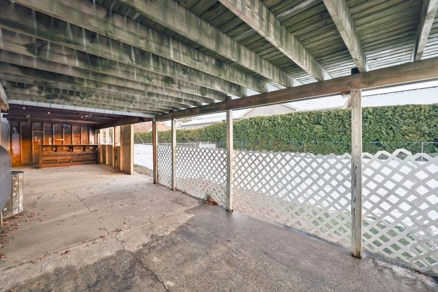 6 Quincy St, Ludlow, MA 01056